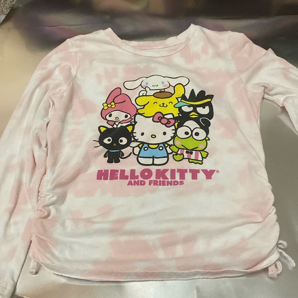 Pre-used hello kitty and friends shirt